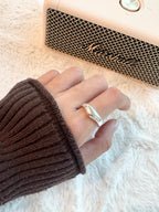 Vast Wavy Ring