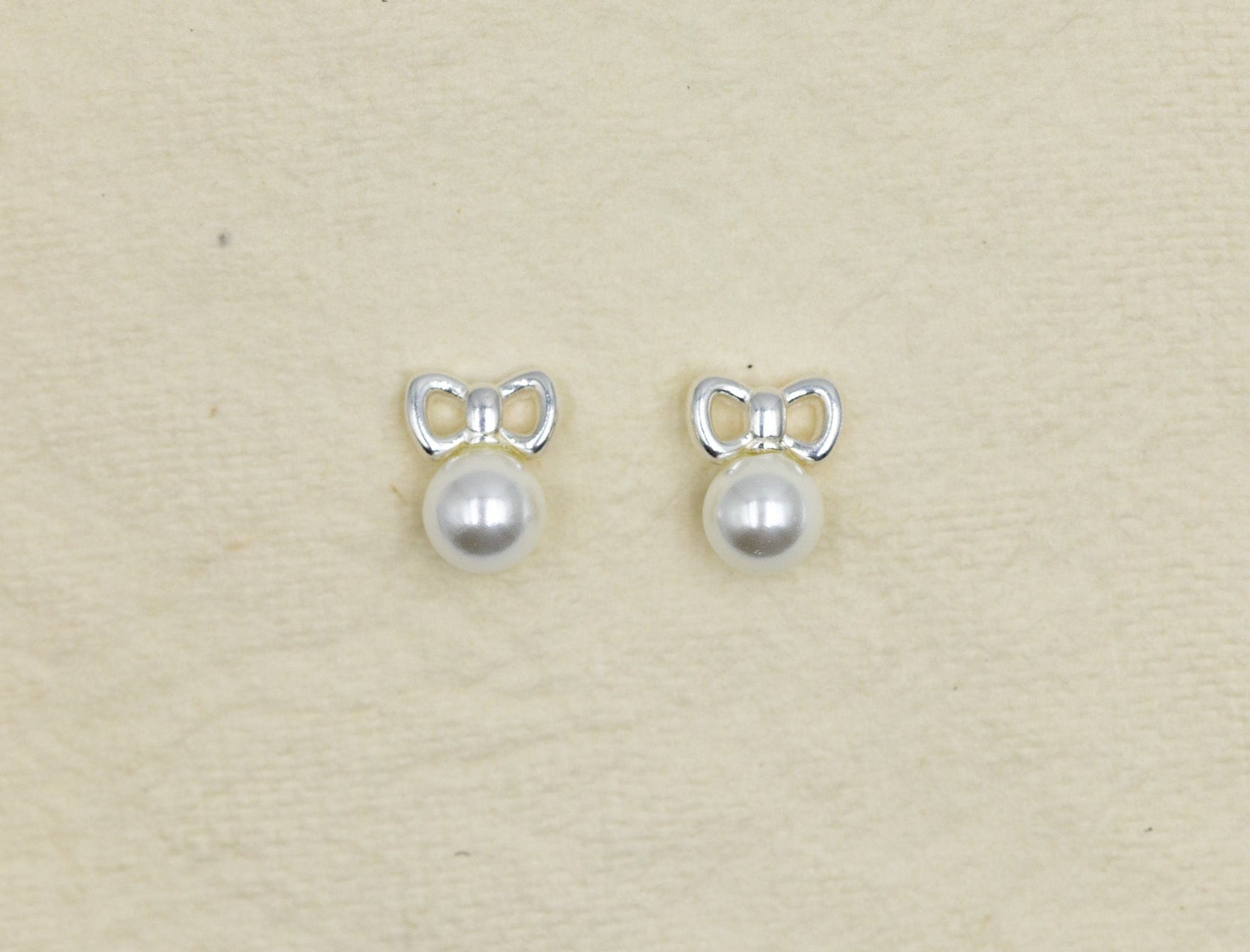 Silver Chic Bow Earrings