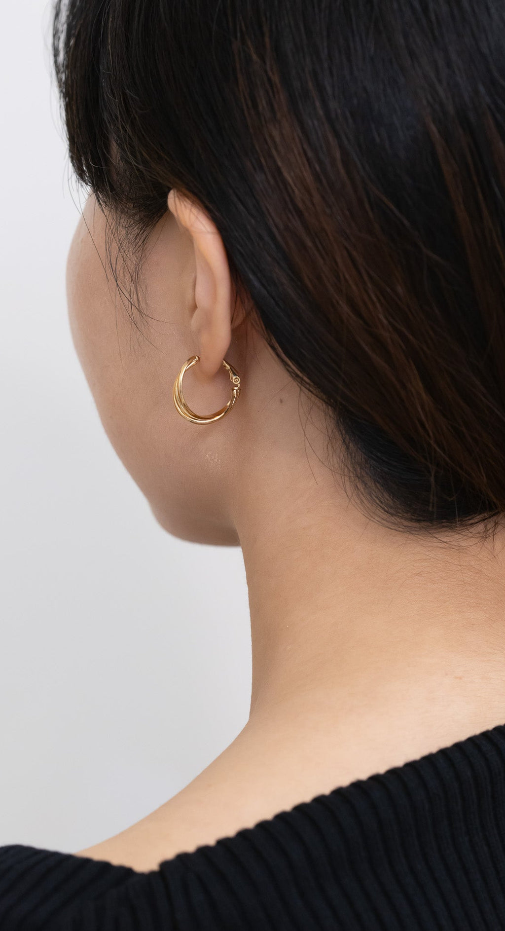 Gold Twist Circle Earrings
