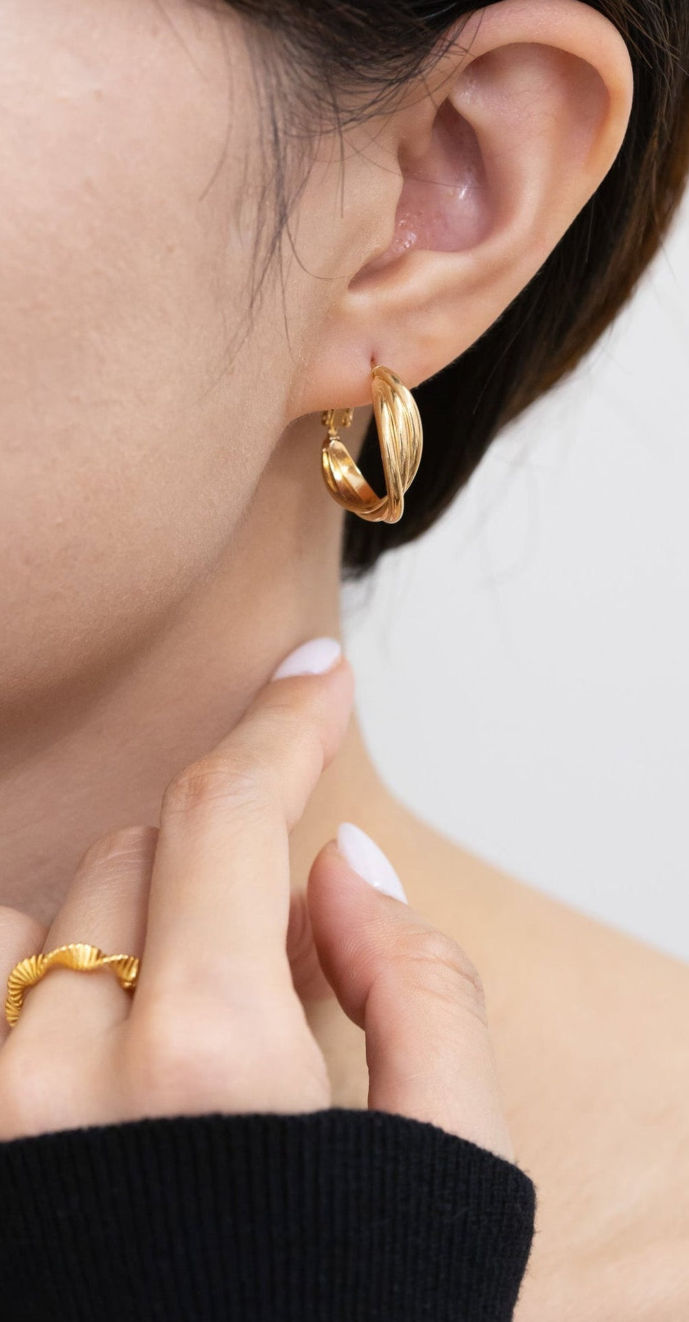 Gold Twist Circle Earrings