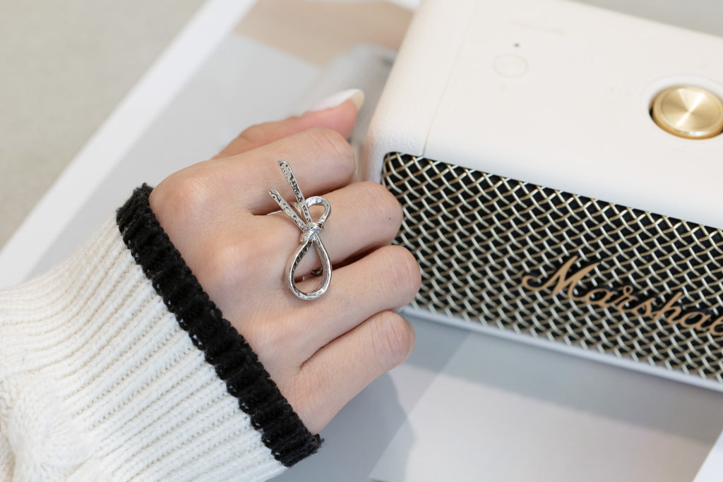 Mega Bow Ring