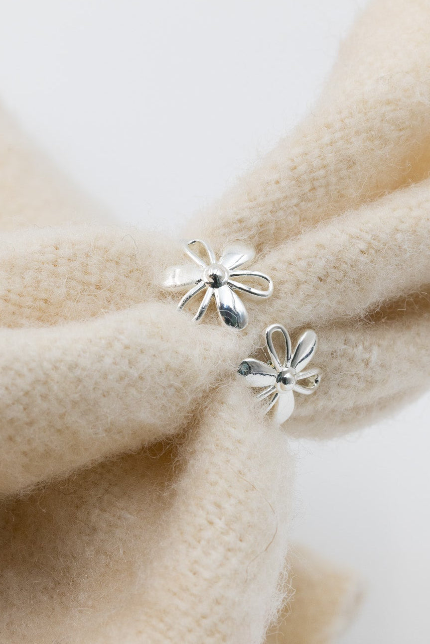 Dual Daisy Ring